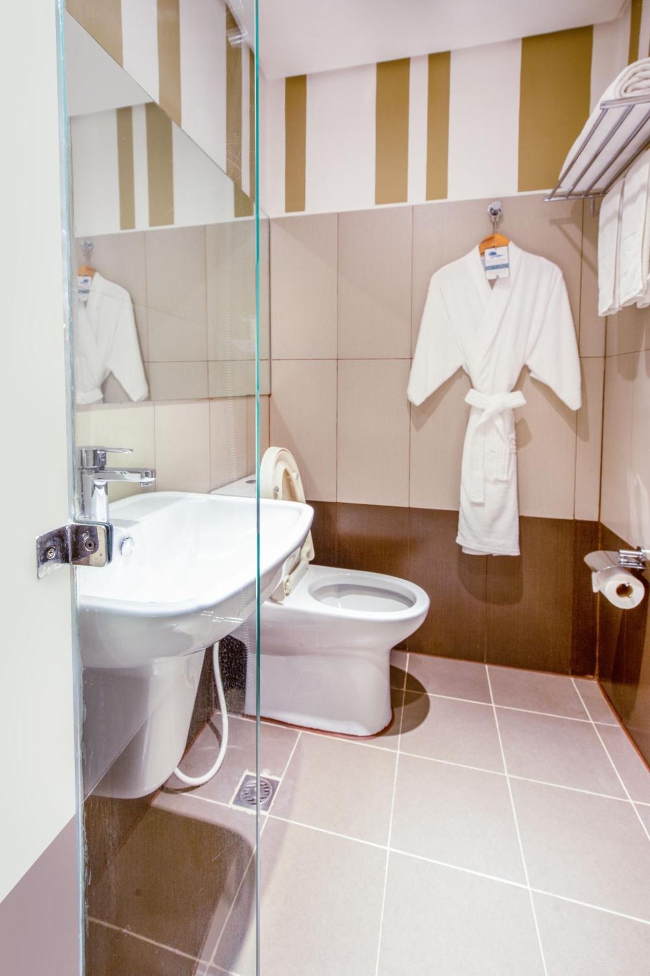 Hotel Plaza International Near Delhi Airport 新德里 外观 照片