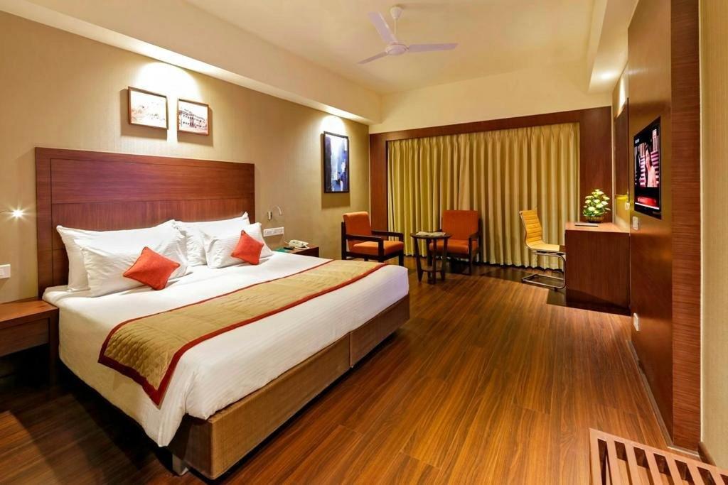 Hotel Plaza International Near Delhi Airport 新德里 外观 照片
