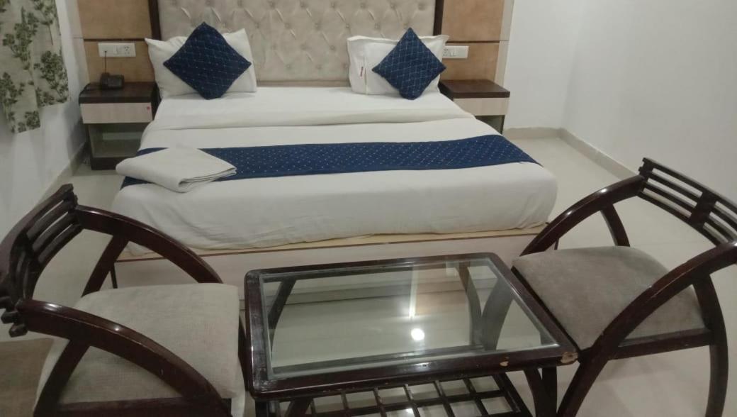 Hotel Plaza International Near Delhi Airport 新德里 外观 照片